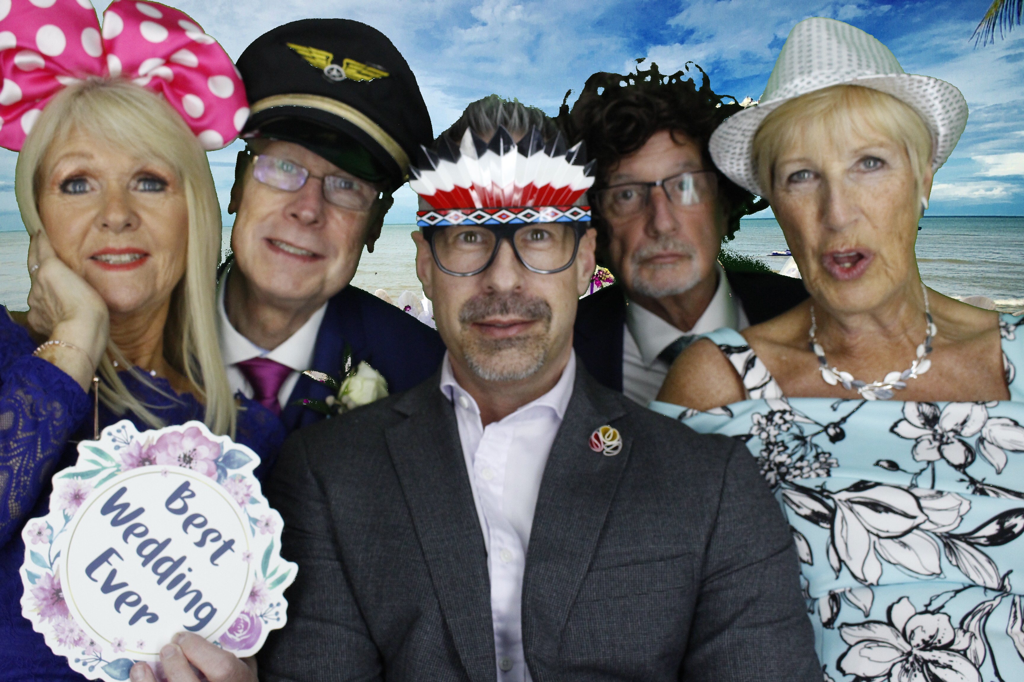 Mr & Mrs Mills | View more photos from the event at gallery.myphotoboothexperience.co.uk/u/MyPhotoBoothExperienceLtd/Mr-Mrs-Mills